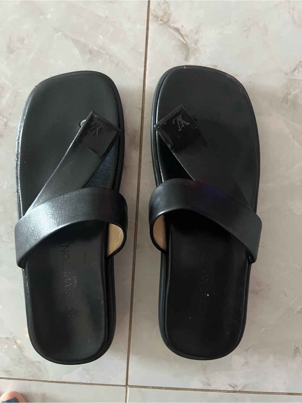 Louis Vuitton Black Leather Cross-Strap Women’s Sandals - Picture 4 of 5